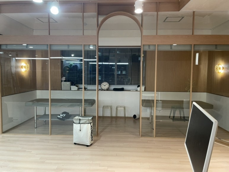 어스트레이닝스튜디오 이미지