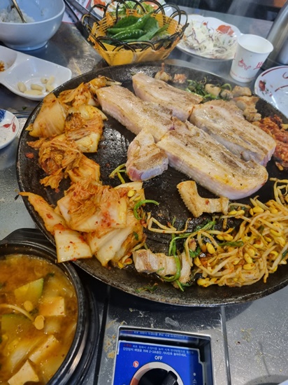 할매솥뚜껑삼겹살 이미지
