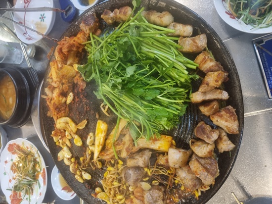 할매솥뚜껑삼겹살 이미지