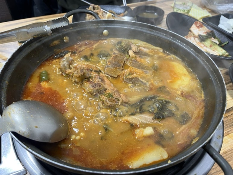 통뼈 감자탕 이미지