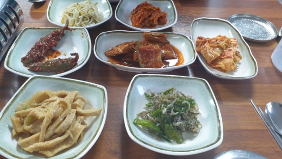 봄의마을식당 이미지