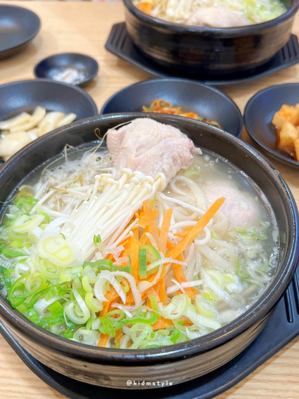 수정닭반마리칼국수 이미지