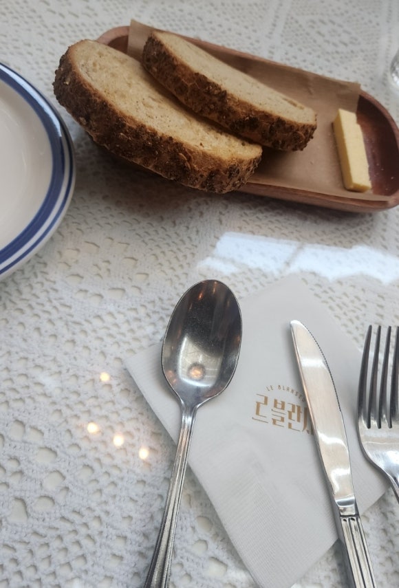 블란서식당 이미지