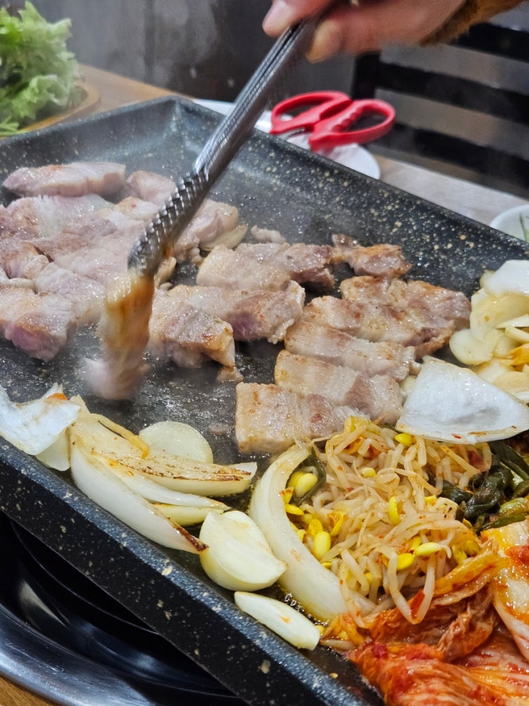 생삼겹살 궁마루숯불갈비 사진 3