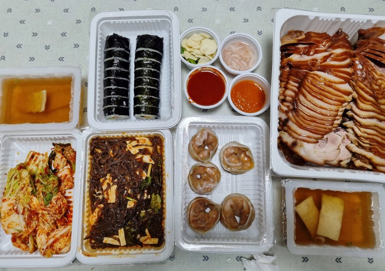 헐렁이왕족발 이미지