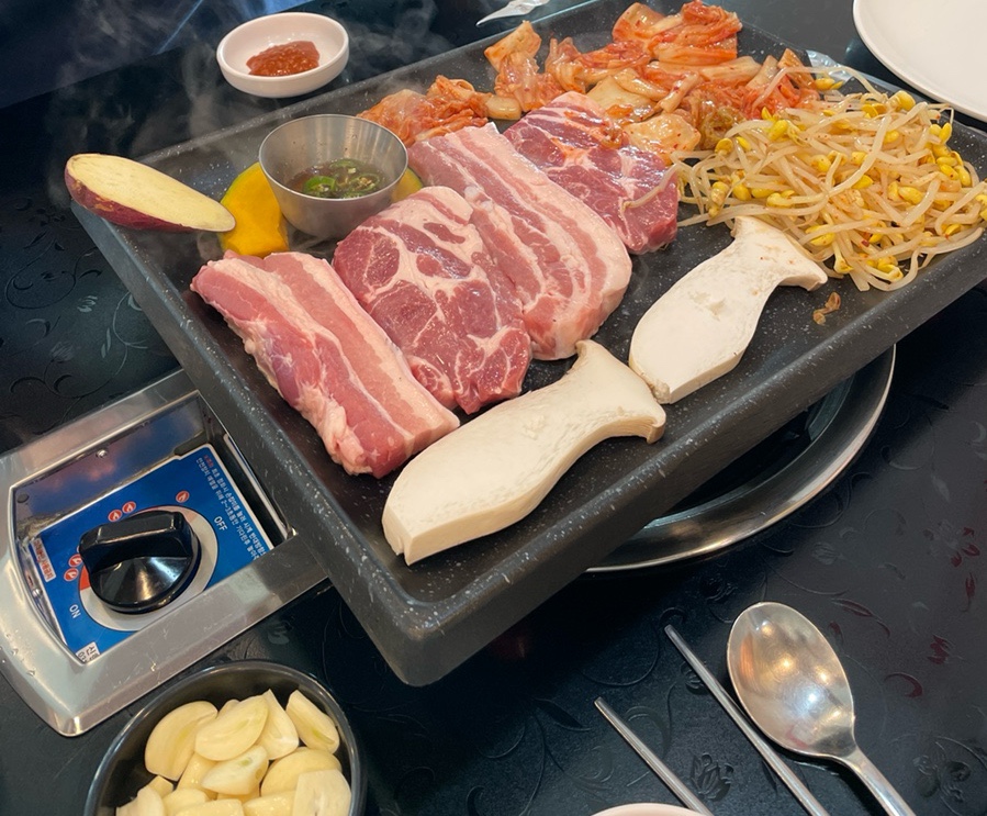 강변흑돼지 이미지