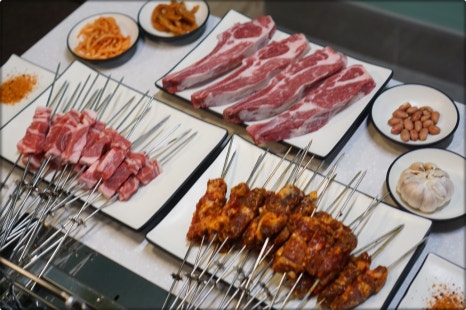 칭따오숯불양꼬치 이미지