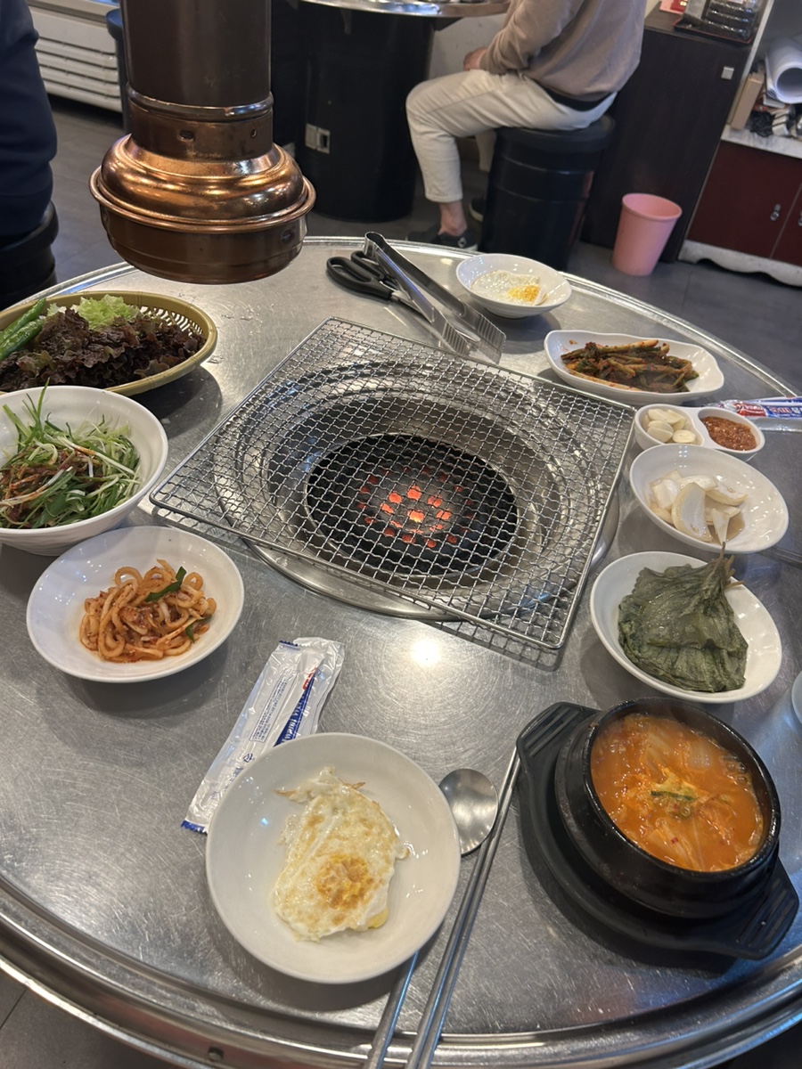 상무꽃돼지 이미지