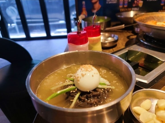 꿀삼겹 이미지