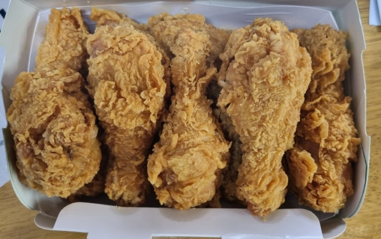 비에이치씨(BHC) 동춘점 이미지