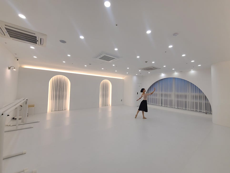 르엔발레스튜디오 이미지