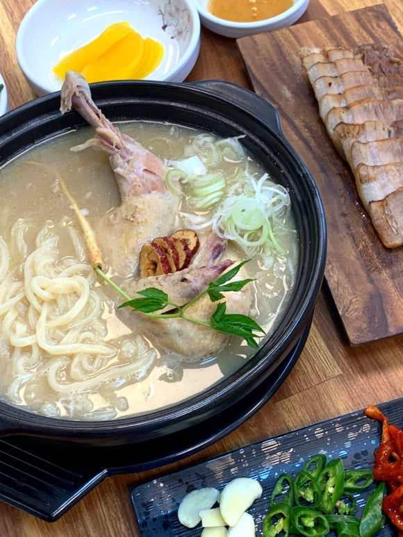 정성닭칼국수 이미지