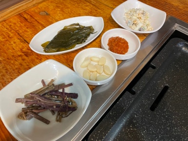 통통돌판생삼겹살 이미지
