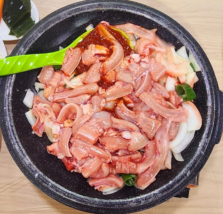 자갈치원조연탄불산꼼장어;김천횟집 이미지