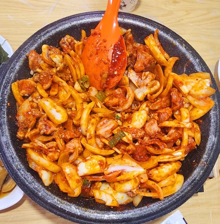 자갈치원조연탄불산꼼장어;김천횟집 이미지