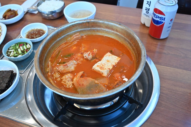 욱이반찬 이미지