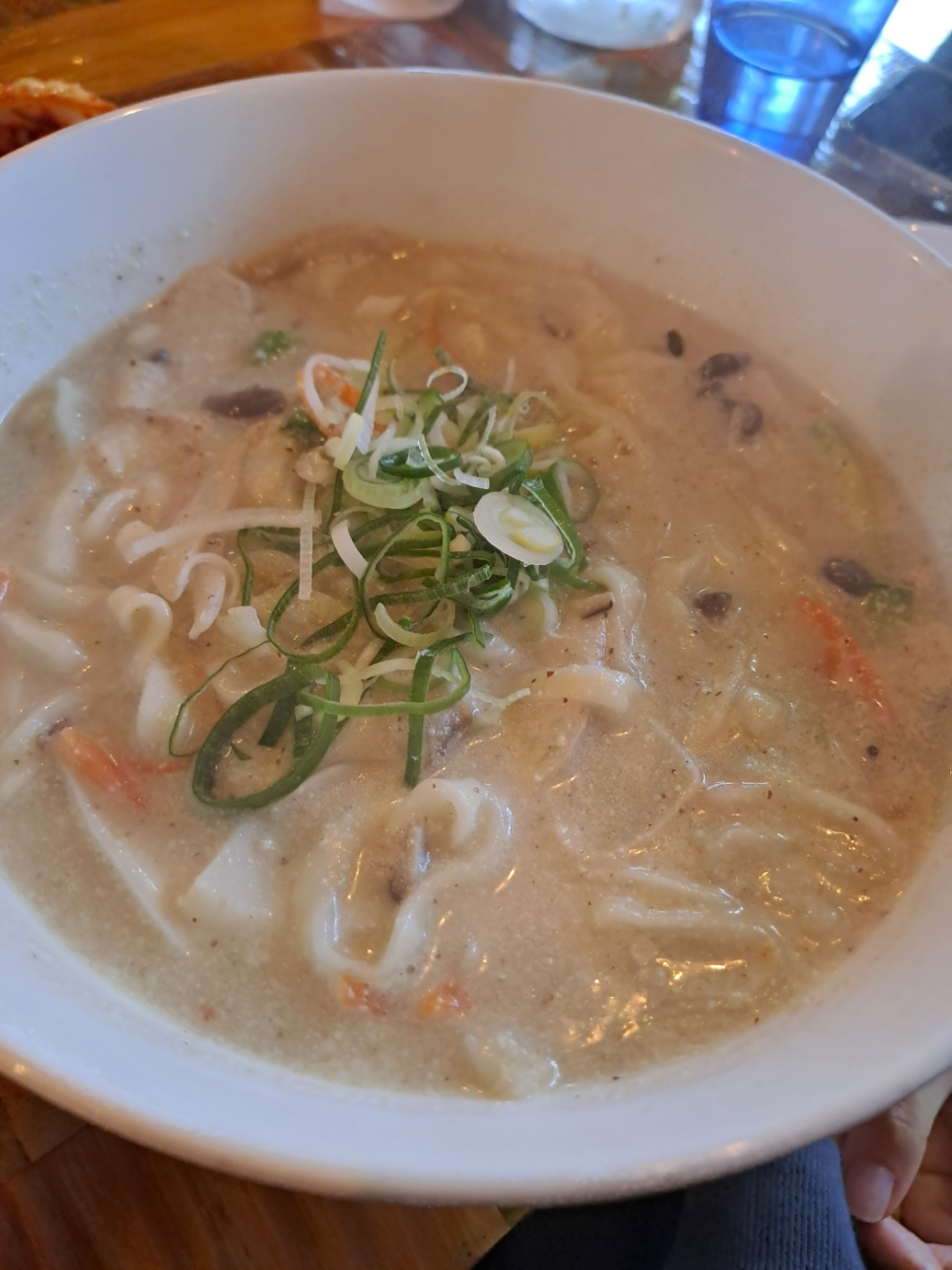 탐스칼국수 이미지