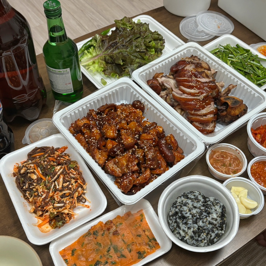 봄내족발 이미지