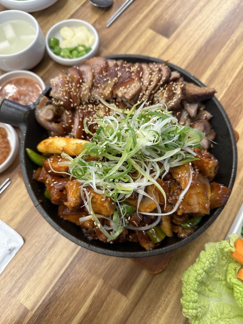 신탄족발집 이미지