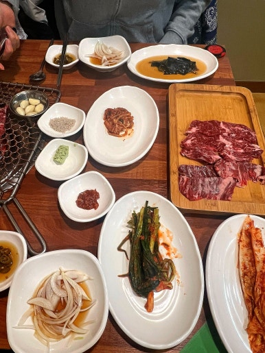 진성원한우숯불구이 이미지
