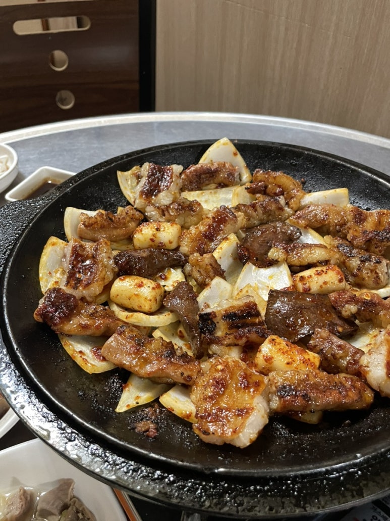 무쇠곱창 이미지