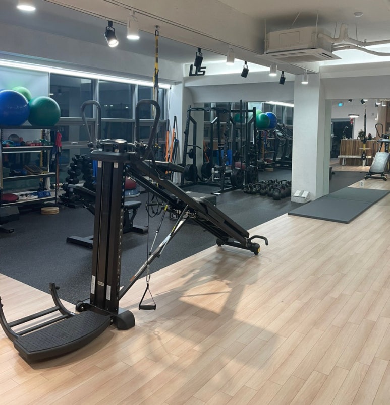 어스트레이닝스튜디오 이미지