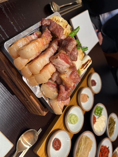 금빛돼지 이미지