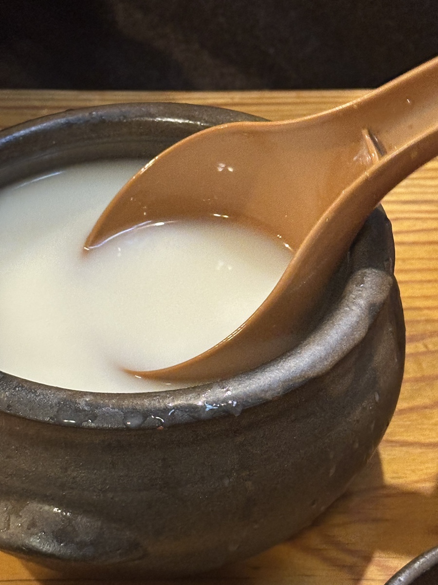 마당나온수탉 이미지