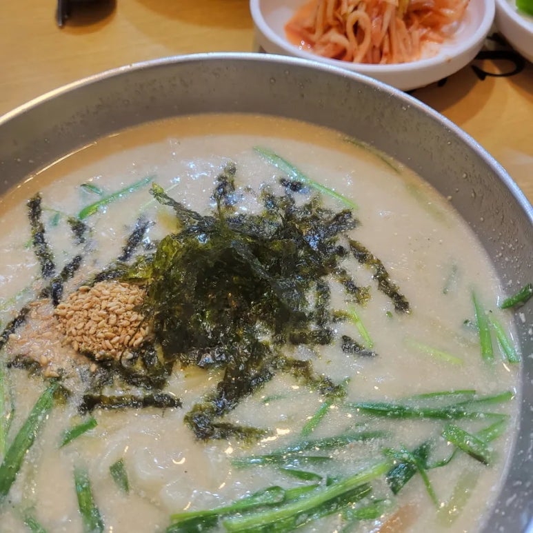 팔복손칼국수 이미지