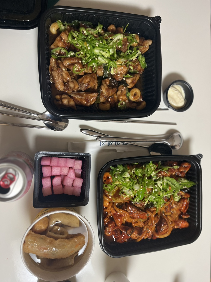 기영이 숯불두마리치킨 마포서교점 이미지