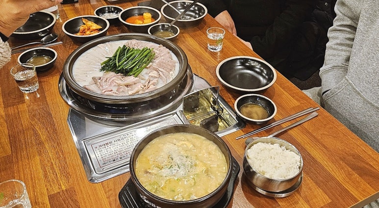 논현감자탕 이미지