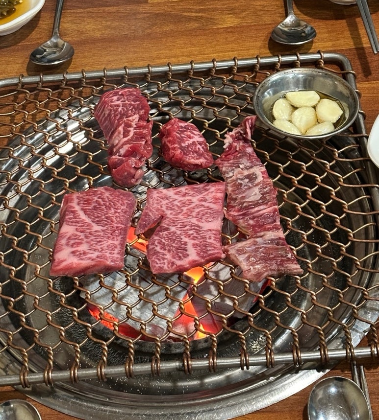 진성원한우숯불구이 이미지