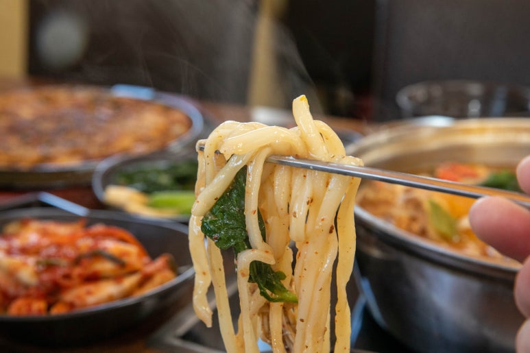 황금해물칼국수 이미지