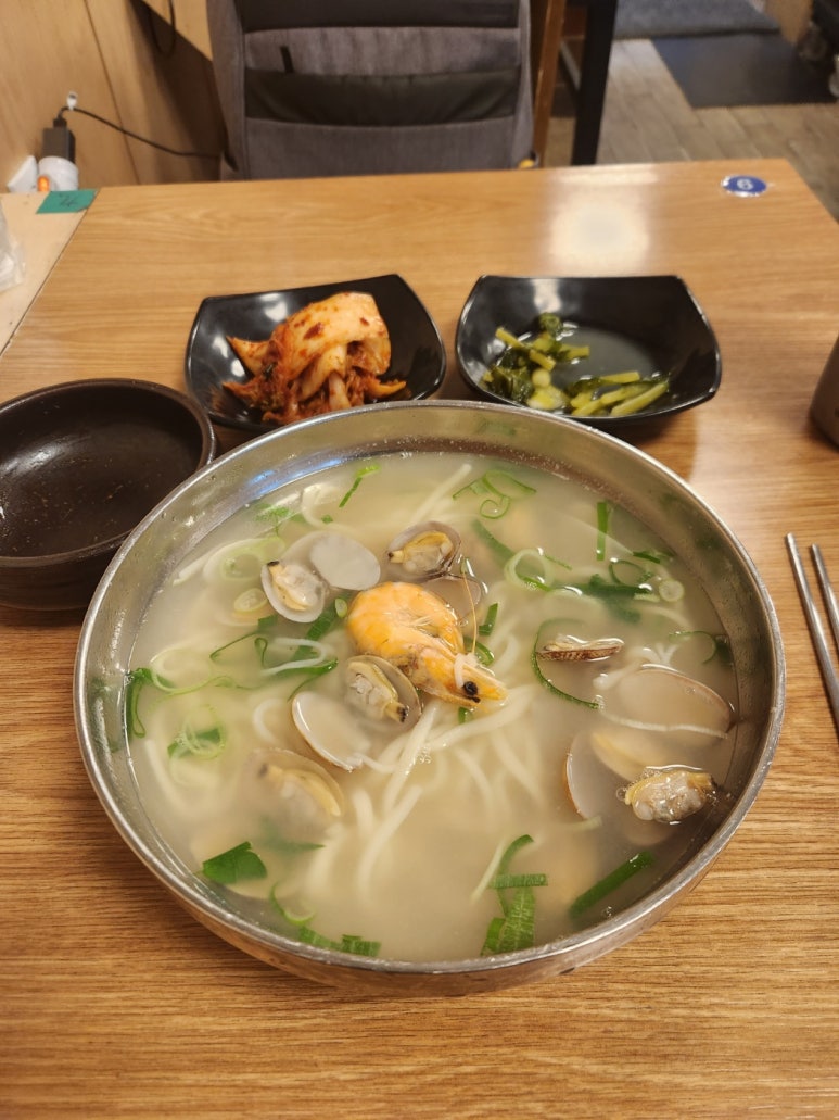 자연과함께한칼국수 이미지