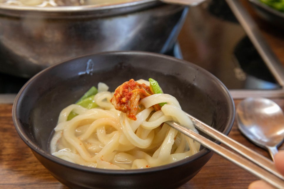 황금해물칼국수 이미지
