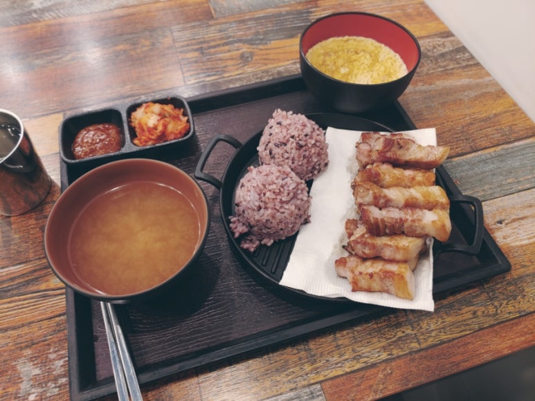 꿀꿀돈돈 이미지