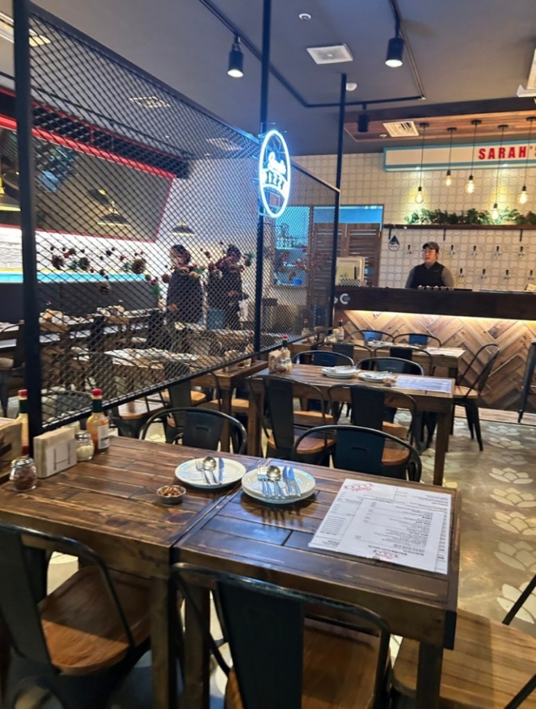 세라즈피자펍 이미지