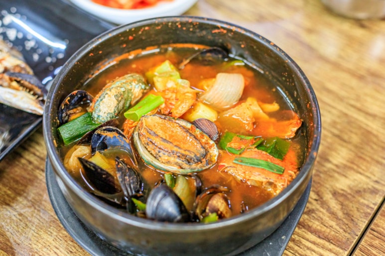 뚝배기식당 이미지