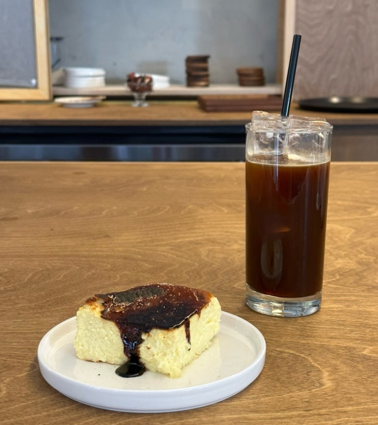 앤시넌(ENTSINNEN) 이미지