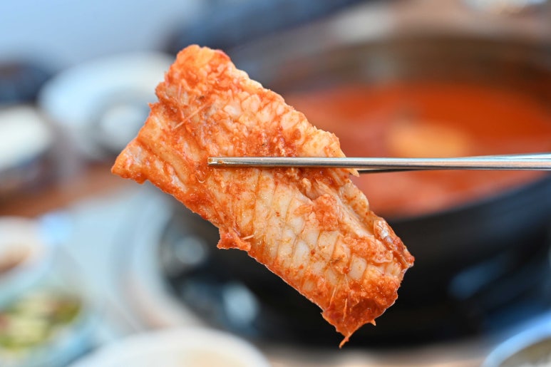 욱이반찬 이미지