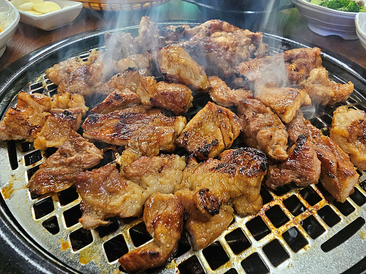 수제숯불양념갈비 이미지