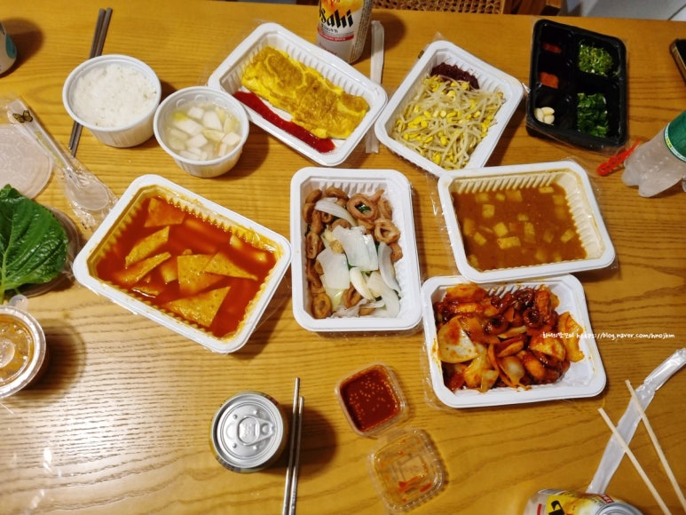 일박이일쓰리룸 이미지