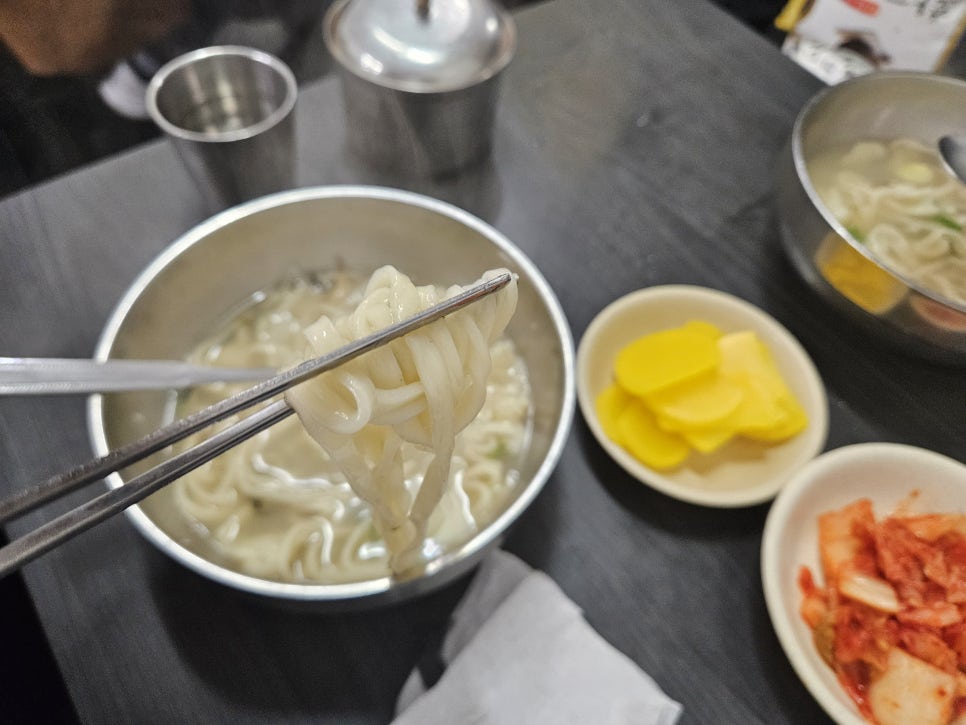 항아리수제비칼국수 이미지
