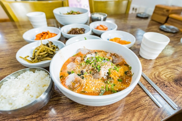 뚝배기식당 이미지