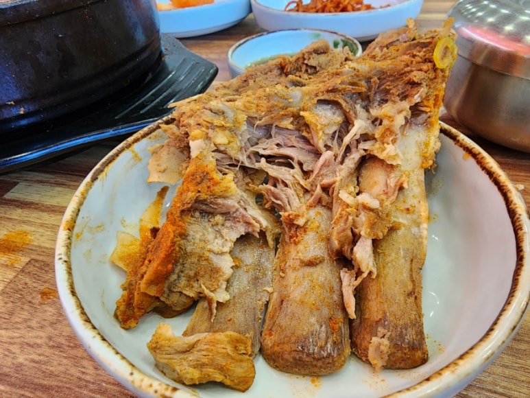 유구집얼큰이뼈해장국 이미지