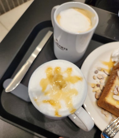 프롬하츠커피 신촌점 이미지