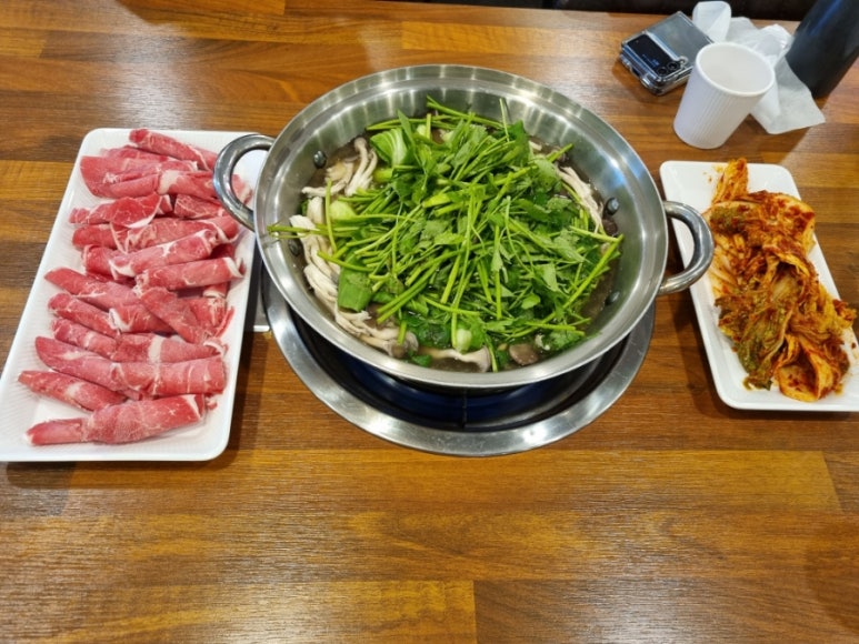 예향얼크니샤브샤브손칼국수 운서점 이미지