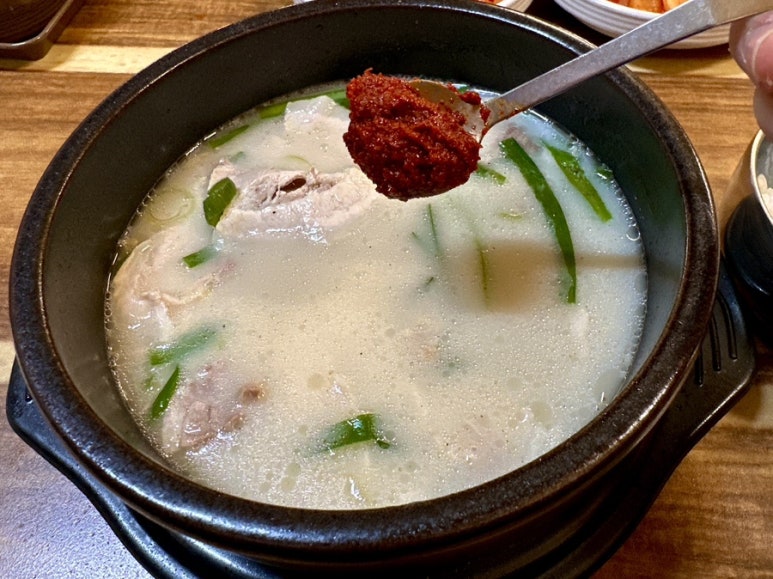 신장터족발돼지국밥 이미지