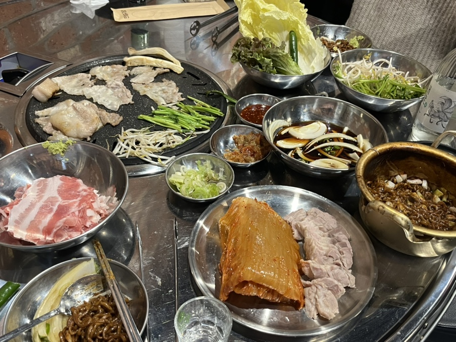 돼지세끼 이미지