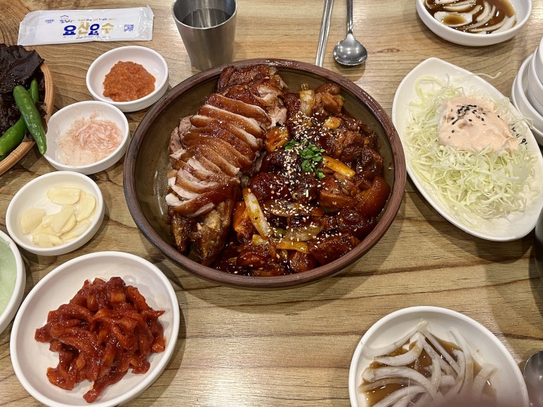 신월왕족발 이미지